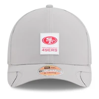 Casquette ajustable New Era grise San Francisco 49ers 2025 Sideline M-Crown 9FORTY pour homme