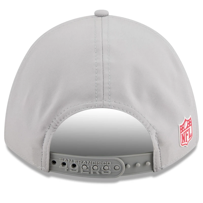 Casquette ajustable New Era grise San Francisco 49ers 2025 Sideline M-Crown 9FORTY pour homme