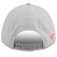 Casquette ajustable New Era grise San Francisco 49ers 2025 Sideline M-Crown 9FORTY pour homme