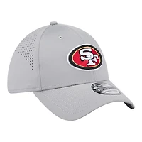 Men's New Era  Gray San Francisco 49ers Perforated 39THIRTY Flex Hat