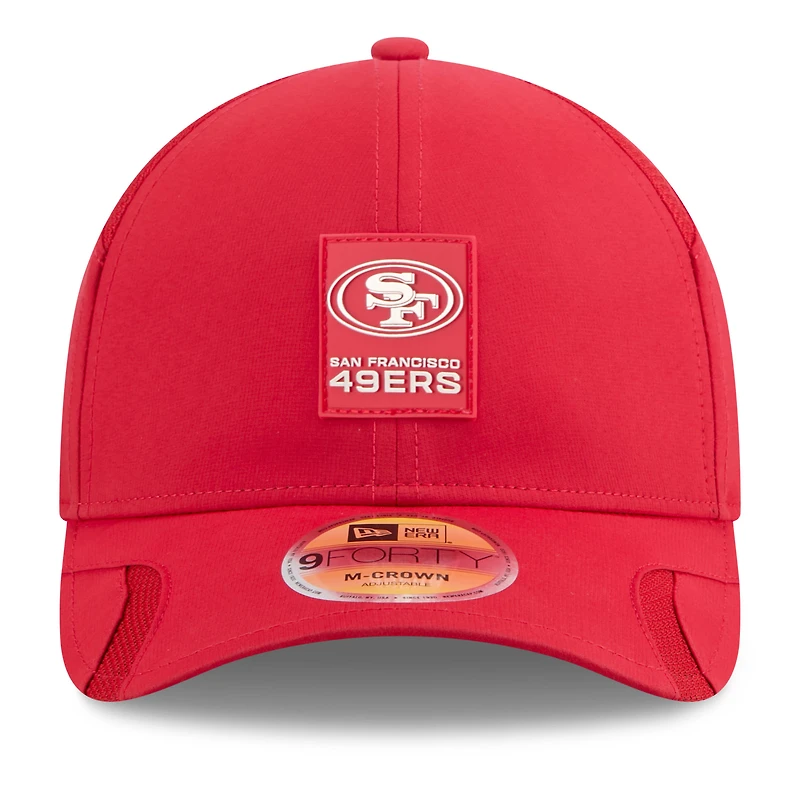 Casquette ajustable New Era rouge San Francisco 49ers 2025 Sideline M-Crown 9FORTY pour homme