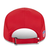 Casquette ajustable New Era Scarlet San Francisco 49ers 2025 Sideline Runner pour homme