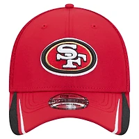 Casquette New Era Scarlet Game Day Linear 39THIRTY Flex pour homme des San Francisco 49ers
