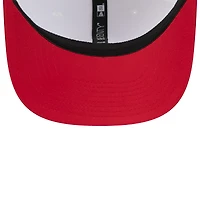 Casquette ajustable New Era 9SEVENTY pour homme, blanche/écarlate, du camp d'entraînement NFL 2025 des San Francisco 49ers