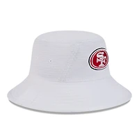 Bob extensible New Era pour hommes des San Francisco 49ers 2024 NFL Training Camp blanc