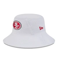 Bob extensible New Era pour hommes des San Francisco 49ers 2024 NFL Training Camp blanc