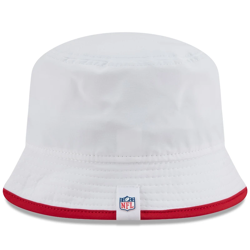 Bob New Era blanche extensible pour homme, camp d'entraînement NFL 2025 des San Francisco 49ers
