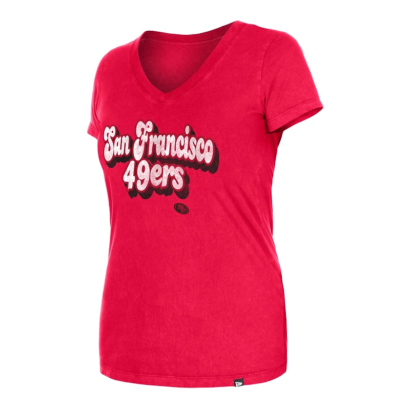 T-shirt à col en V bas New Era Scarlet San Francisco 49ers pour femmes