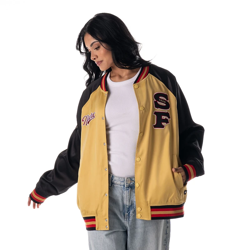 Blouson aviateur surdimensionné en satin à boutons-pression The Wild Collective Gold San Francisco 49ers pour femme