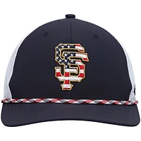 Casquette trucker snapback pour homme, modèle 47, bleu marine et blanc, avec drapeau des Giants de San Francisco.