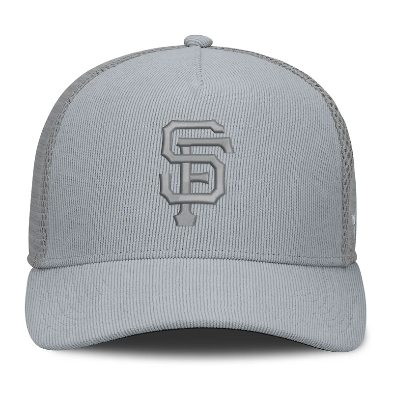 Casquette trucker ajustable Fanatics grise San Francisco Giants en velours côtelé.