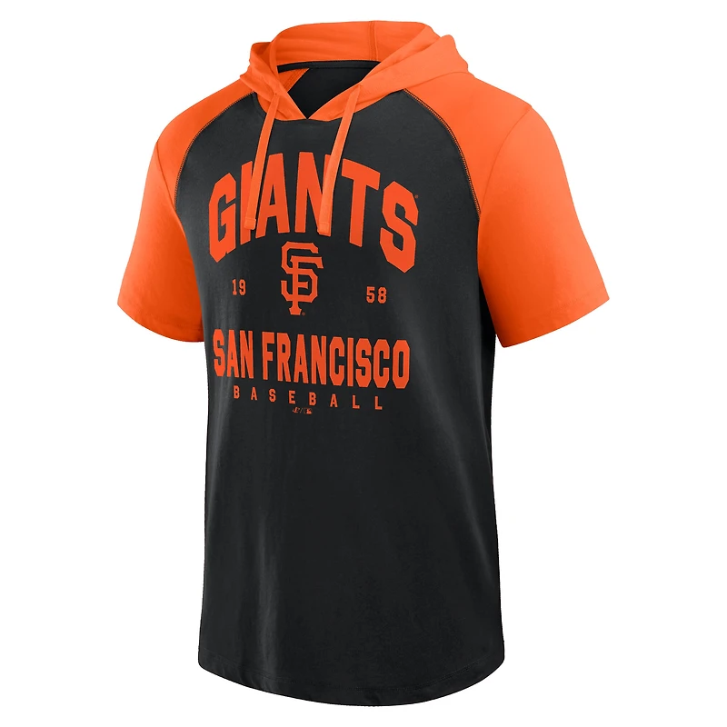 T-shirt à capuche et manches courtes raglan noir avec logo des Giants de San Francisco pour homme