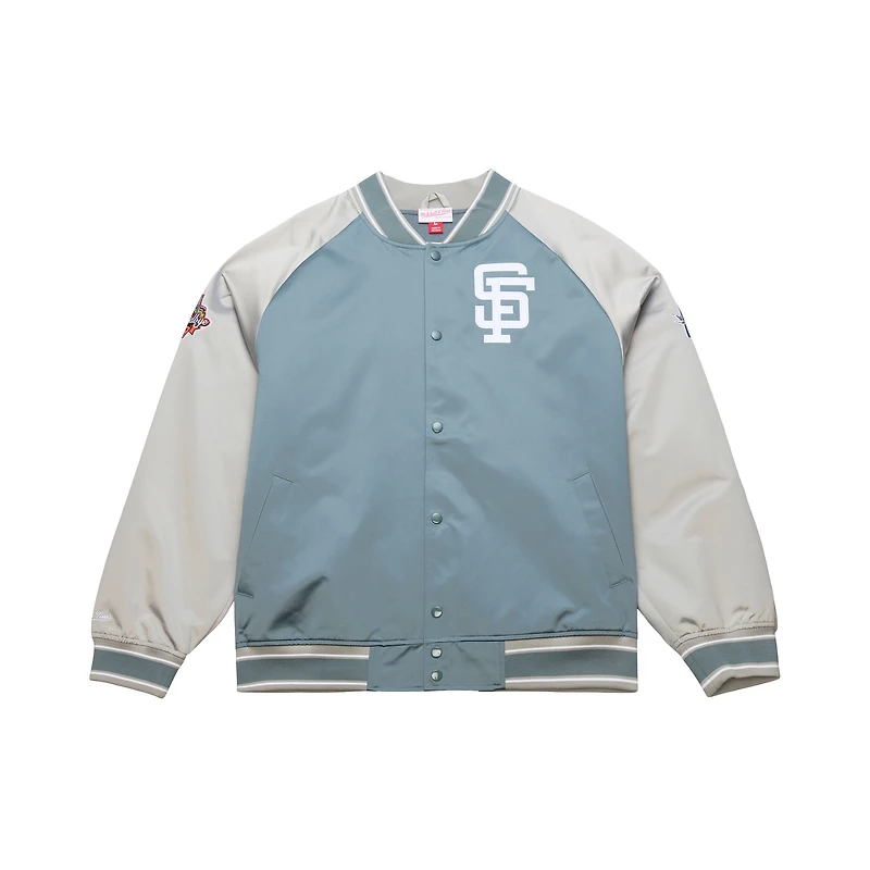 Veste Mitchell & Ness grise pour homme, modèle Thunderstorm de l'entraîneur-chef des Giants San Francisco, en satin léger à boutons-pression.