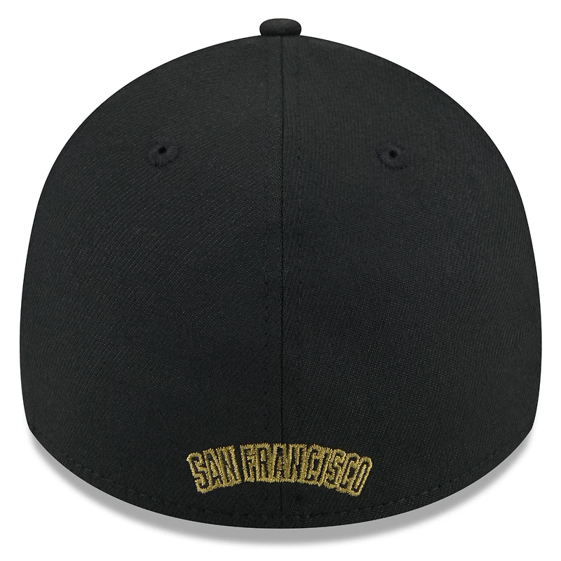 Casquette flexible 39THIRTY de la Journée des forces armées 2024 New Era pour hommes, noire, San Francisco Giants