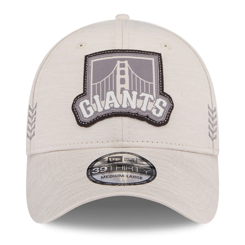 Casquette New Era 39THIRTY Flex crème San Francisco Giants 2024 Clubhouse pour homme