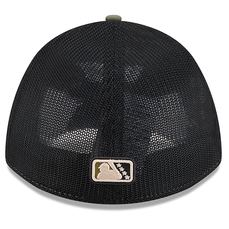 Men's New Era Olive San Francisco Giants 2026 Armed Forces Day 39THIRTY M-Crown Flex Hat