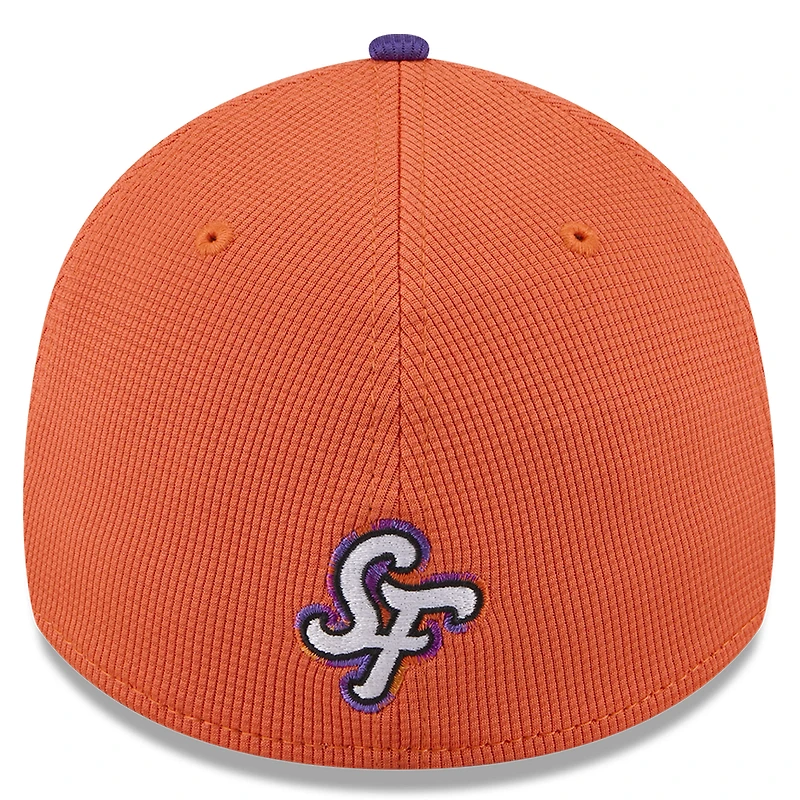 Casquette d'entraînement au bâton City Connect 39THIRTY Flex orange/violet New Era pour homme des Giants de San Francisco 2025