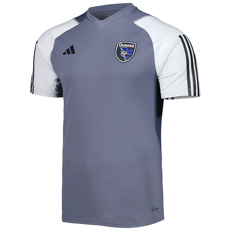Maillot d'entraînement sur le terrain adidas San Jose Earthquakes 2023 gris pour homme