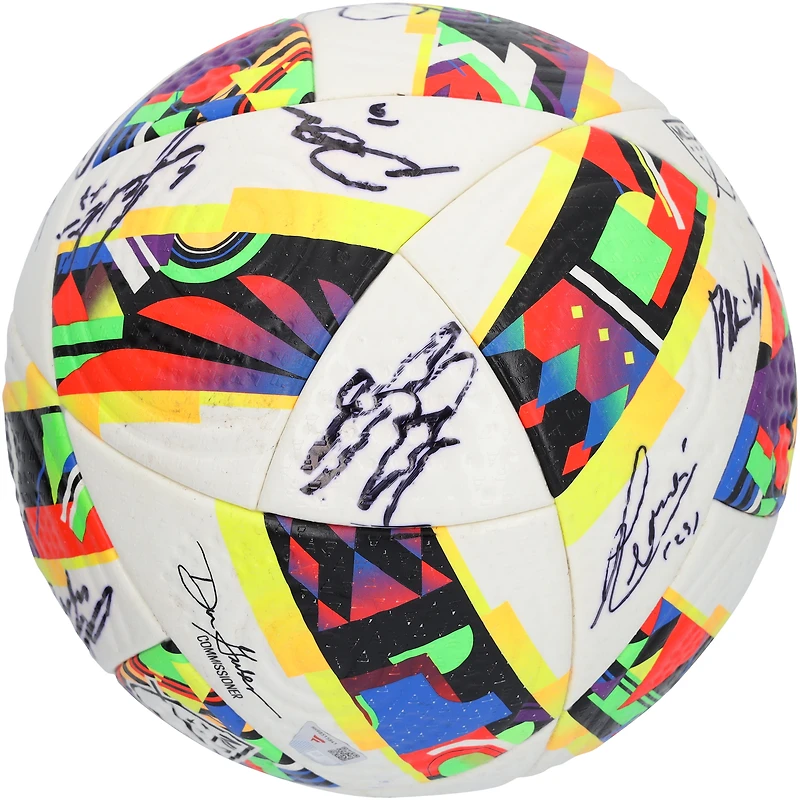 Ballon de football adidas utilisé lors d'un match des San Jose Earthquakes (saison 2024 de la MLS