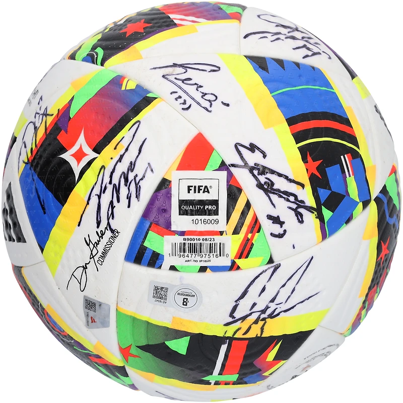 Ballon de football adidas utilisé en match par les San Jose Earthquakes lors de la saison 2024 de la MLS et autographié par au moins 9 joueurs