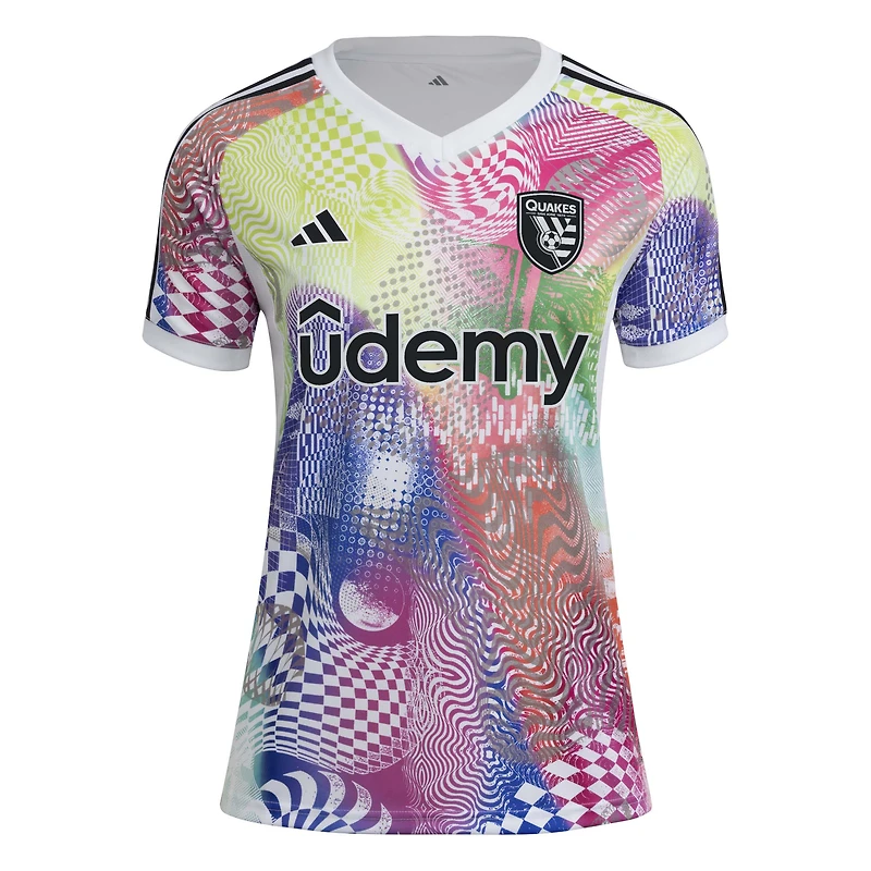 Haut adidas blanc d'avant-match San Jose Earthquakes 2025 Pride pour femme