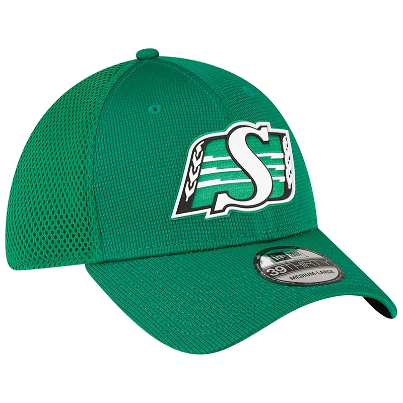 Casquette Flexline 39THIRTY Sideline des Roughriders de la Saskatchewan New Era verte pour homme