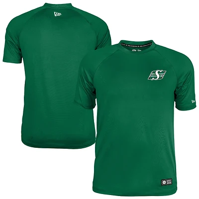 Men's New Era Kelly Green Saskatchewan Roughriders 2026 Sideline Cavort Raglan T-Shirt