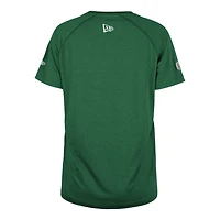 T-shirt de performance New Era vert pour femmes, modèle Sideline Circuit des Roughriders la Saskatchewan
