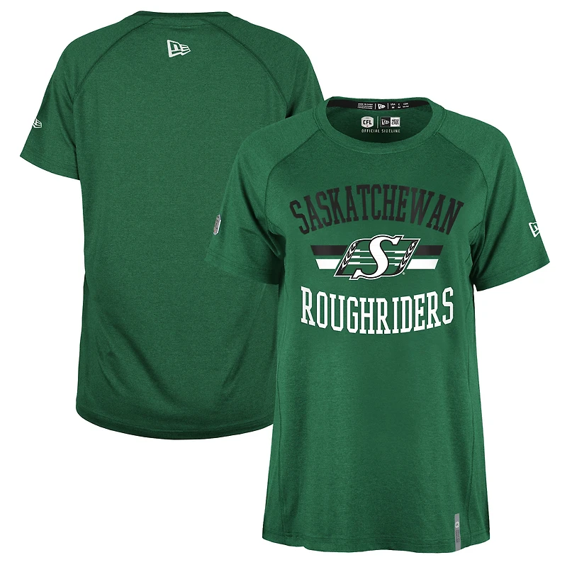 T-shirt de performance New Era vert pour femmes, modèle Sideline Circuit des Roughriders la Saskatchewan