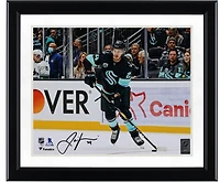 Photographie de passage autographiée de Jamie Oleksiak du Seattle Kraken, maillot bleu marine, 11" x 14"