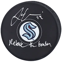 Rondelle de hockey autographiée par Jamie Oleksiak du Kraken de Seattle avec inscription « Libérez le Kraken »