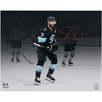 Photo autographiée de Jordan Eberle (Seattle Kraken) célébrant son but lors des séries éliminatoires de la Coupe Stanley 2023 (40,6 x 50,8 cm)