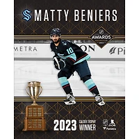 Photographie stylisée non signée de Matty Beniers, vainqueur du trophée Calder 2023 Seattle Kraken