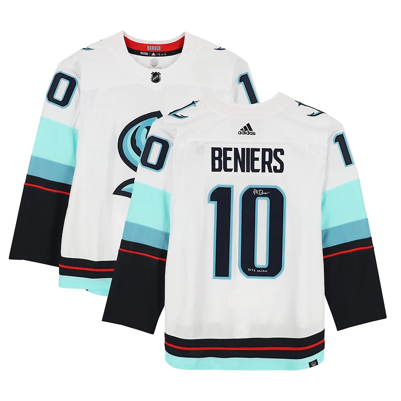 Maillot Adidas authentique autographié par Matty Beniers White Seattle Kraken, vainqueur du trophée Calder 2023, avec l'inscription « 2023 Calder »
