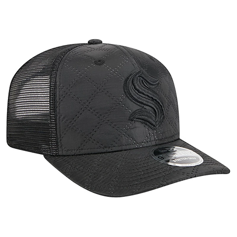 Casquette de camionneur ajustable Seattle Kraken en nylon matelassé noir New Era 9SEVENTY pour homme