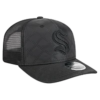 Casquette de camionneur ajustable Seattle Kraken en nylon matelassé noir New Era 9SEVENTY pour homme
