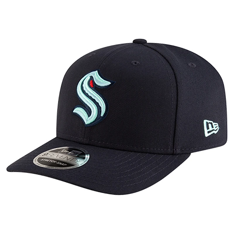 Casquette ajustable New Era Deep Sea Blue Seattle Kraken Team Collection Basic 9SEVENTY pour homme