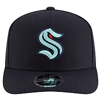 Casquette ajustable New Era Deep Sea Blue Seattle Kraken Team Collection Basic 9SEVENTY pour homme