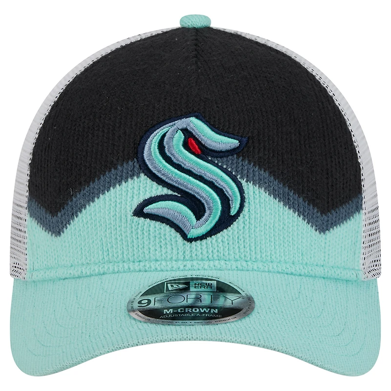 Casquette de camionneur ajustable 9FORTY A-Frame M-Crown pour homme, bleu clair/bleu marine, Seattle Kraken Hockey Sock New Era