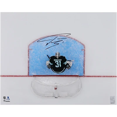 Photo aérienne dédicacée de Philipp Grubauer (Seattle Kraken) en maillot de la marine (40 x 50 cm)