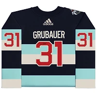 Maillot adidas authentique dédicacé par Philipp Grubauer du Seattle Kraken lors de la Classique d'hiver 2024