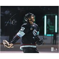 Photo dédicacée de Tye Kartye (Seattle Kraken) lors de la célébration d'après-match (40 x 50 cm).