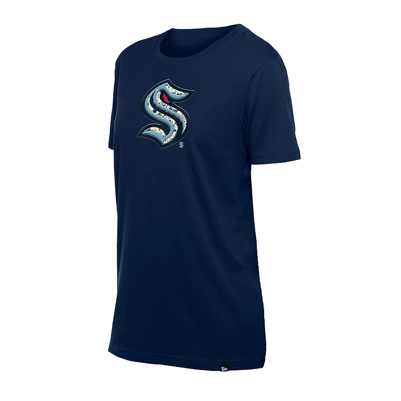 T-shirt à imprimé floral bleu marine Seattle Kraken Glam Game pour femme de New Era