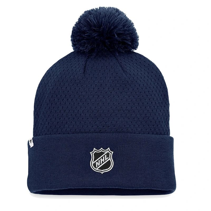 Bonnet en tricot à revers Seattle Kraken Authentic Pro Road Fanatics Deep Sea Blue pour femmes avec pompon