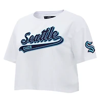 T-shirt court Pro Standard blanc Seattle Kraken Boxy Script Tail pour femmes