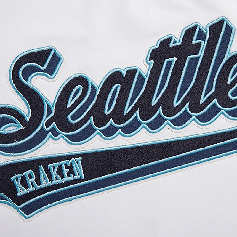T-shirt court Pro Standard blanc Seattle Kraken Boxy Script Tail pour femmes