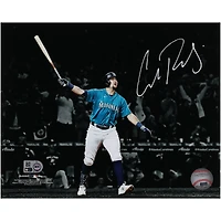 Photographie autographiée de 8" x 10" de Cal Raleigh des Seattle Mariners sur un coup de circuit pour les séries éliminatoires