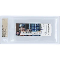 Julio Rodriguez, Seattle Mariners, a dédicacé son premier match en MLB. Les fans de Beckett ont été témoins d'un billet Gem Mint 10 authentifié du 8 avril 2022.