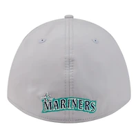 Casquette New Era grise Seattle Mariners pour homme, modèle 39THIRTY, A monture et couronne perforée.