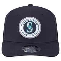 Casquette extensible à bouton-pression New Era bleu marine Seattle Mariners Circle Patch 9SEVENTY pour homme